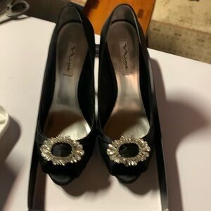 Nina satin black heel
